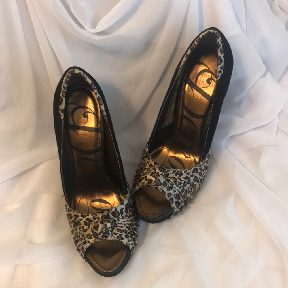 Dereon high heels! 8.5 Never worn!